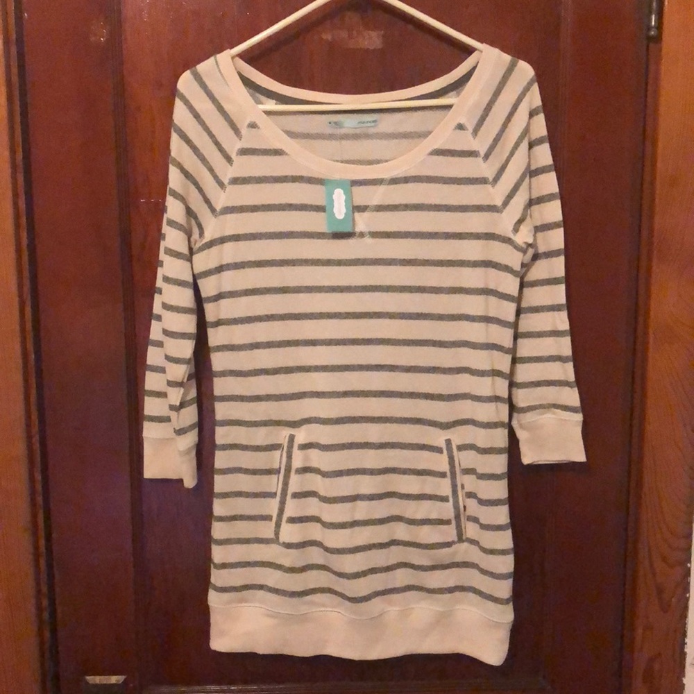 Maurice’s striped tunic 🌸